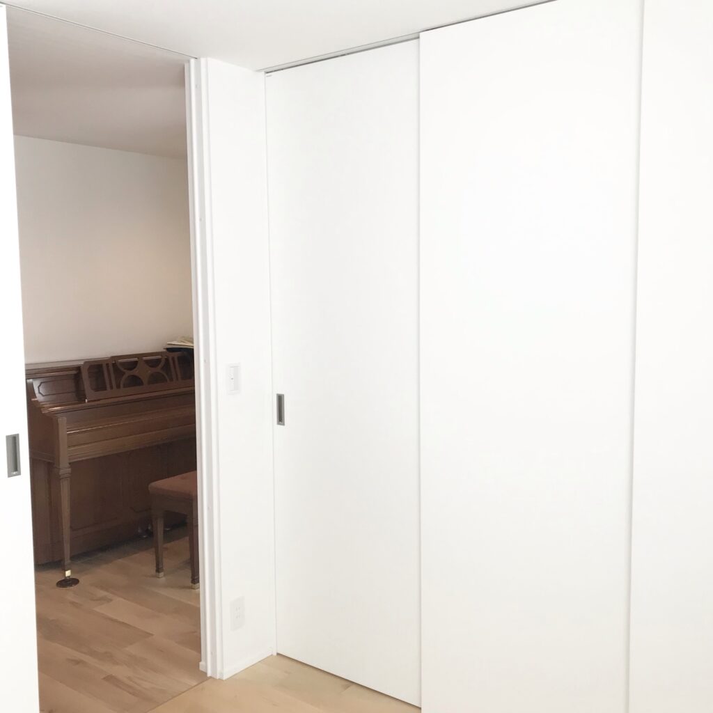 引戸」を選ぶメリットとは？ガラス引戸で間仕切りなど、多様な使い方 見落とさない家づくり 第7回LIXILLivingDeli リビングデリ インテリアをもっと自由に