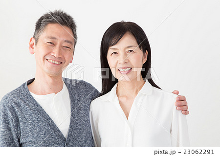 肩を抱き寄せる男性心理15選酔って肩を組む男は何目的？Cuty