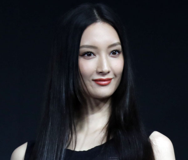 ギャルの菜々緒? 幼なじみモデルとの15年前のプリクラ公開！「プレミアもの」「美しい」「仲良し」の声 - スポニチ Sponichi Annex 芸能