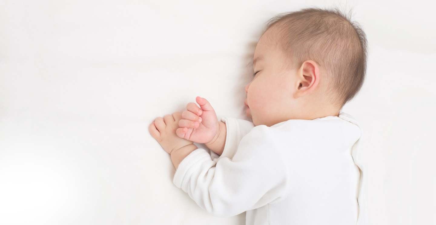 世紀の名勝負 シーズーと赤ちゃんの「ほっぺぷっくり選手権」がスゴかった