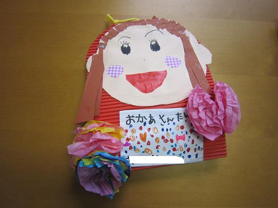 母の日のプレゼント製作 年少組へいわようちえんブログ