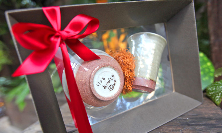 好きな造花ですぐできる！フォトフレームで両親贈呈品をDIY vol.2ARCH DAYS