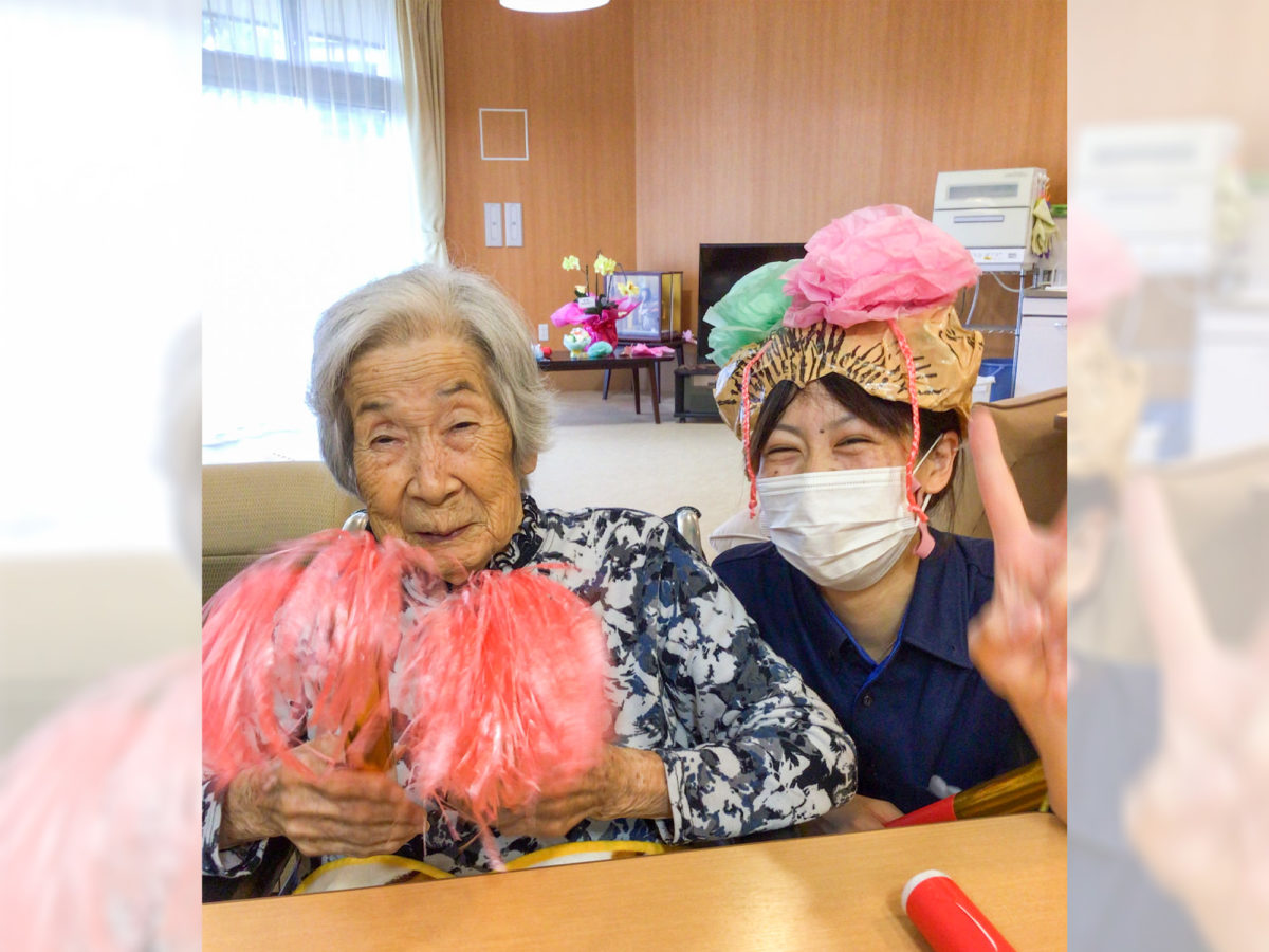 特養うがた苑でお誕生日会＆カラオケを開催！ - 社会福祉法人 恒心福祉会