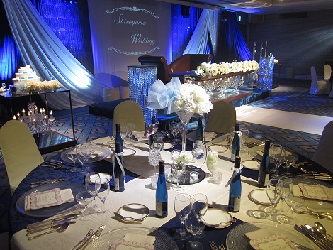 会場装花の相場っていくら？ お値段別 卒花の実例SNAP集ゼクシィ