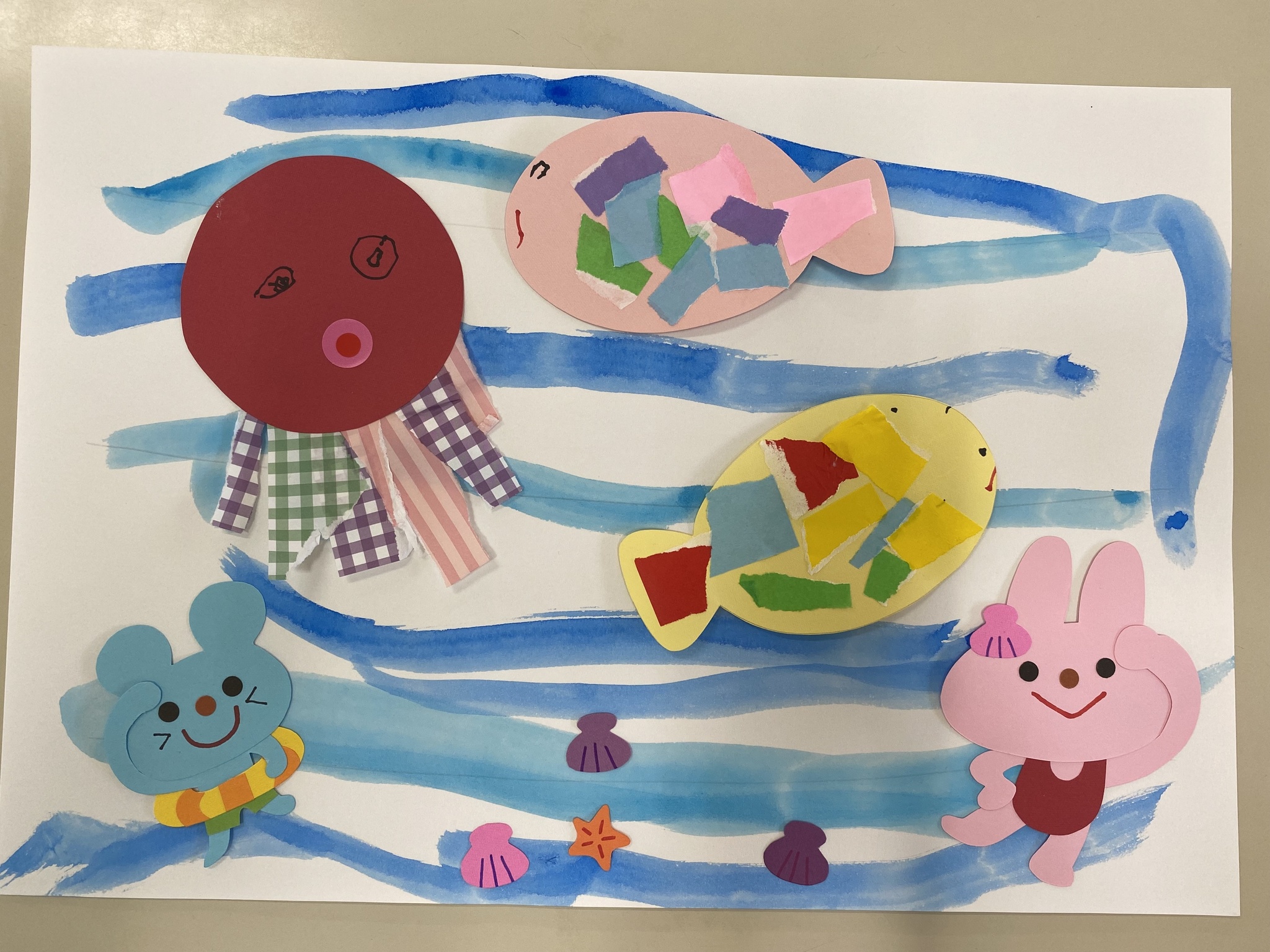 ペットボトルシャワー 製作手作りおもちゃ 保育士・幼稚園教諭のための情報メディア ほいくis ほいくいず