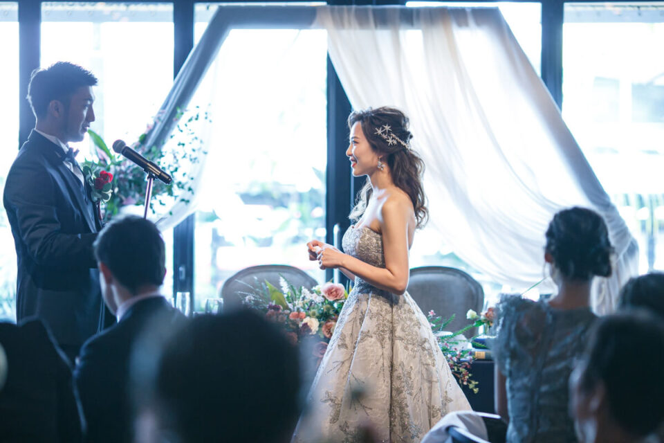 メモリプレイ ってなに？実例＆口コミあり♡結婚式の感動演出を紹介ウェディングニュース