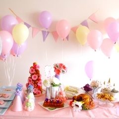 100均のバルーンと紙テープで女の子の誕生日の飾りつけを作る方法てんままらいふ