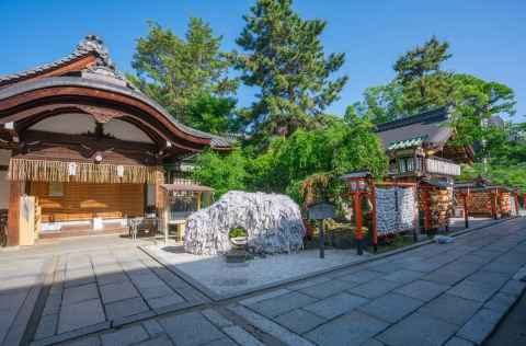 本当に効く縁結び神社で最強なのは？口コミや神社のご利益も徹底解説！ - Happy Times