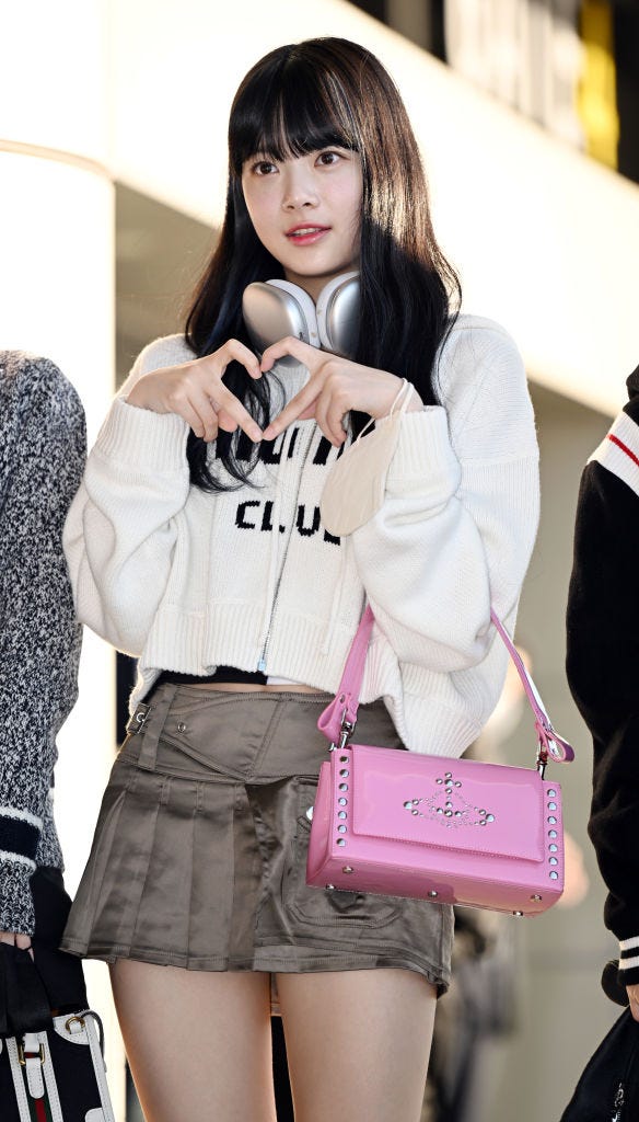 LE SSERAFIMCute Eun-chae who loves Zu-ha so much that sometimes her lovebecomes too heavyJa- YouTube