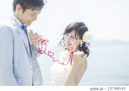 前撮りの定番アイテム 赤い糸 の簡単DIY方法をご紹介♡ウェディングニュース