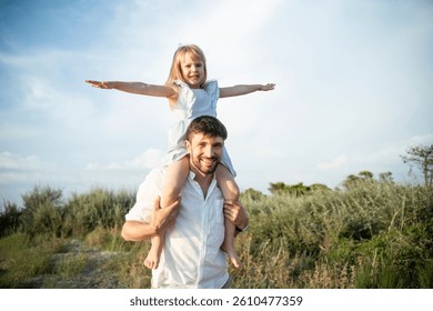 親子」の278万点のロイヤリティフリー画像、写真素材、絵Shutterstock