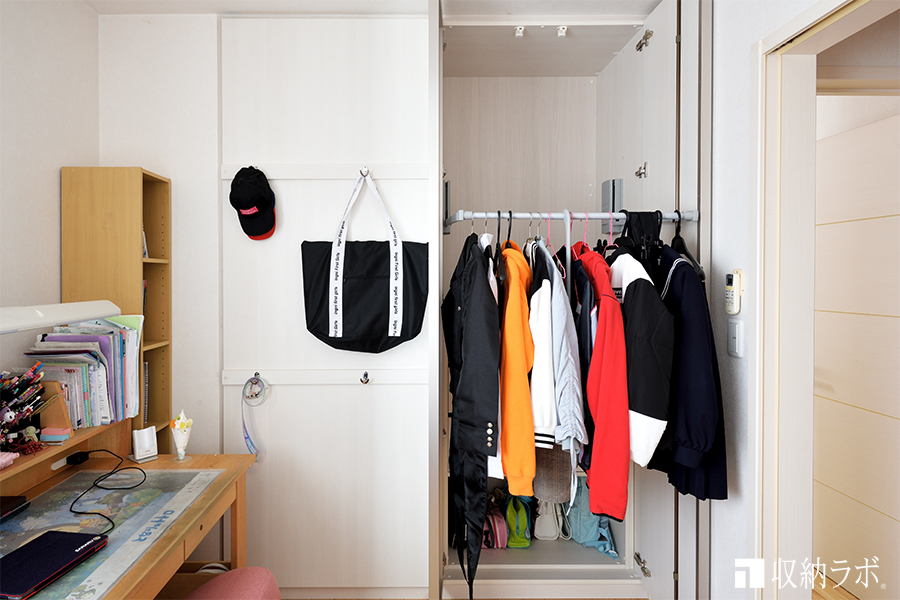 押し入れクローゼットが使いにくい」を解決！ママと子ども2人分の服の整理術をプロが指南LEE