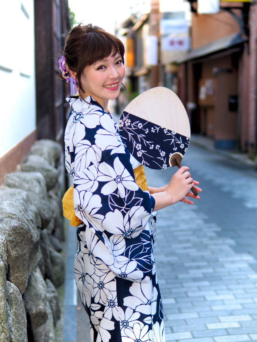 スタジオアリスから初の外国人観光客向けプランが登場！期間限定の「浴衣付き撮影プラン」が６月１７日からスタート株式会社スタジオアリスのプレスリリース