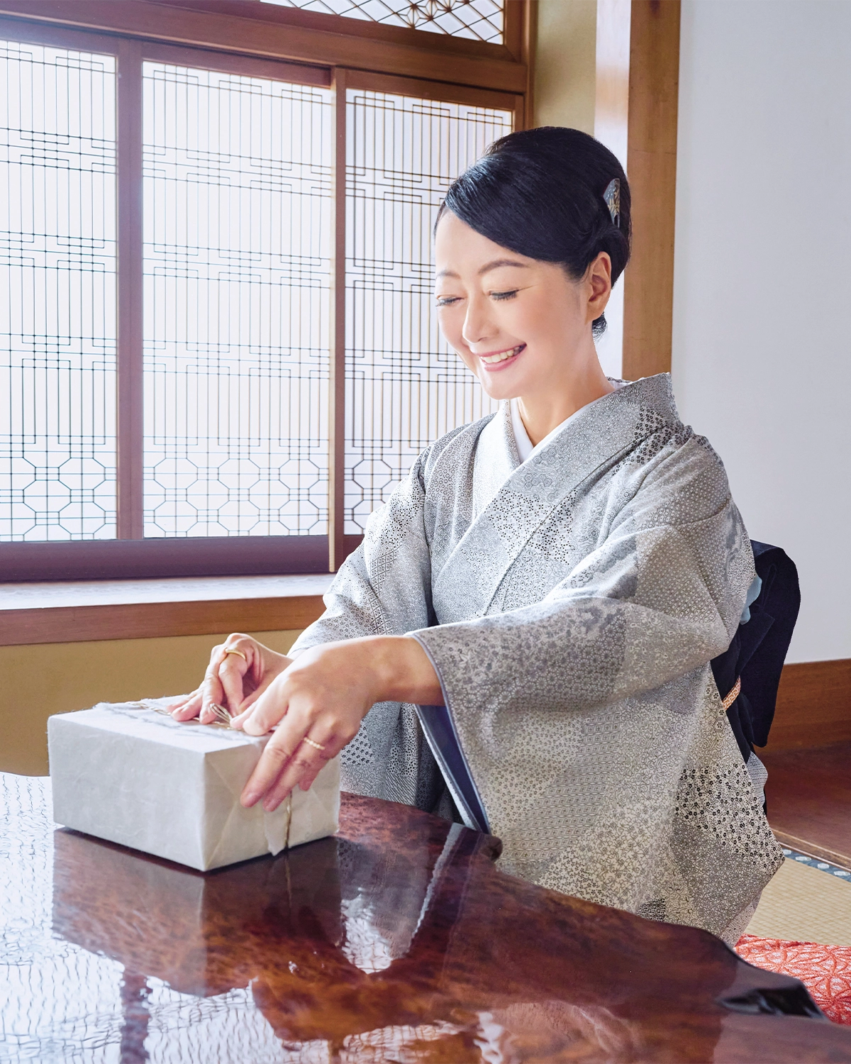 裏地桂子が選ぶ『おうちGift』」が開催されています。株式会社イワタ IWATA