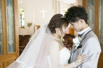 美しい若いカップルの結婚のイラストのイラスト素材・ベクター Image 22711756