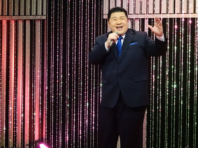 北山たけしが北島三郎の次女と結婚当初から別居している真相が切なすぎた 「片道切符」で新人賞を総なめにした人気演歌歌手が北島三郎の弟子になった経緯と次女との馴れ初めに驚きを隠せない- YouTube