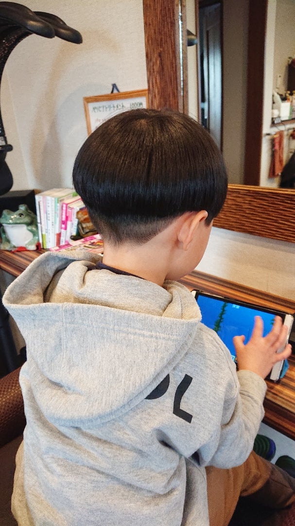 坊ちゃん刈りイラスト無料イラスト・フリー素材なら「イラストAC」