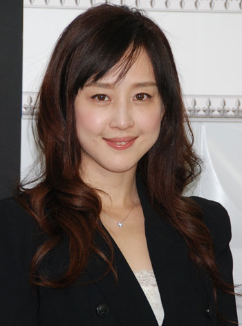 相田翔子 54 娘はこの春中学生「ママ、精神年齢低いよね」と言われても理想は「自分の反抗期も笑顔だった亡き母」CHANTO WEB