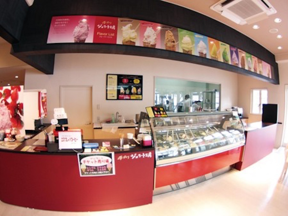 壽会館」 ・寿会館壽会館飲食ビル飲食店街スナック団体戦 ・北海道北見 北見市 道東 あちこち北海道散歩2022あちこち北海道散歩 場末 場末感 場末の酒場 盛り場 飲み屋街シリーズ すなっく看板signboardhokkaidokitami写真好きな人と繋がりたい