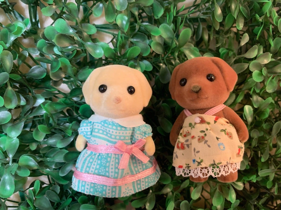 Amazon.co.jp: シルバニア チョコレートラブラドールファミリー 海外版 廃盤 : おもちゃ