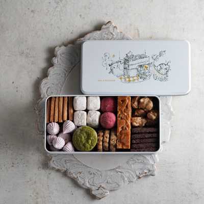 お祝い 籠盛りギフト ワルツ 結婚祝い 開店祝い 開業祝い 引っ越し祝い 焼き菓子 クッキー パイ 詰め合わせ フランシーズ洋菓子,詰め合わせギフト,洋菓子詰め合わせSELVICE LifeDesign