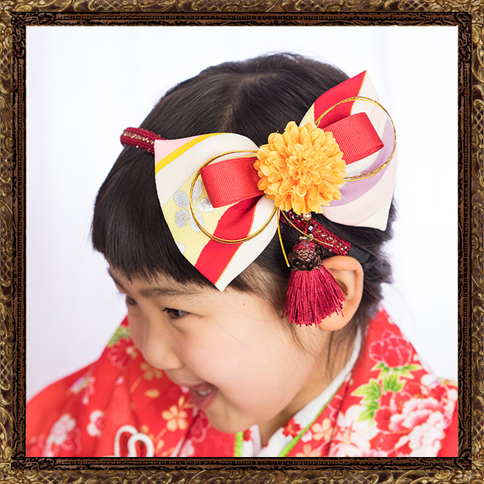 七五三 髪飾り 七歳 七五三 髪飾り 七歳 日本髪 勝山かんざし ちんころ付き4点セット「赤オーガンジーつまみの丸いお花と蝶903」 7歳つまみ細工 勝山セット 花簪 子供 女の子七五三 髪飾り 七歳日本髪7歳 メール便不可 ＜H＞ ヘアアクセサリー京都きもの町