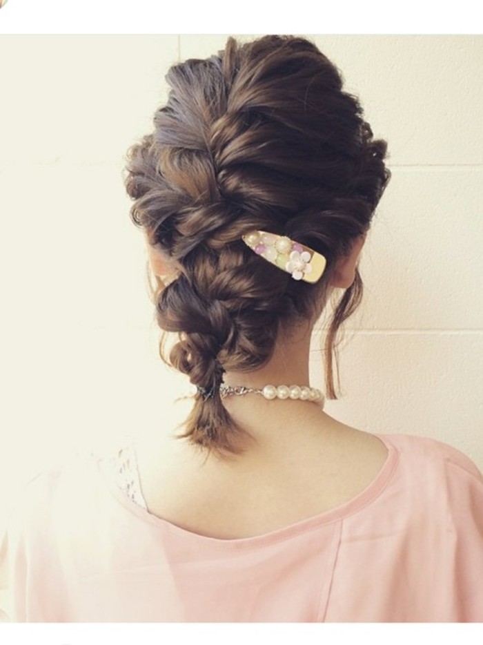 ミディアムさんのための結婚式お呼ばれアレンジ♡簡単なのにおしゃれにキマる15選MERY