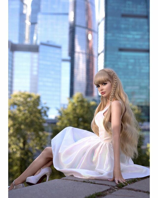 リアルバービーとケンのような両親から生まれた娘は“遺伝子仕事し過ぎ”な姿に「ヤバすぎる」「今までで一番すごい親」 海外1 3ライフスタイル ねとらぼ