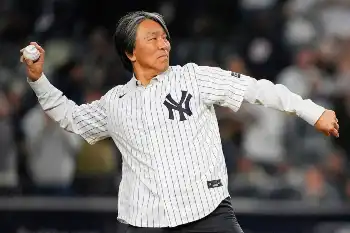 日本ハム ミス北海道・豊沢瞳さん、美脚“Ｙ字投球”で始球式 - スポーツ報知