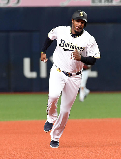 人生の第二章アダム・ジョーンズ