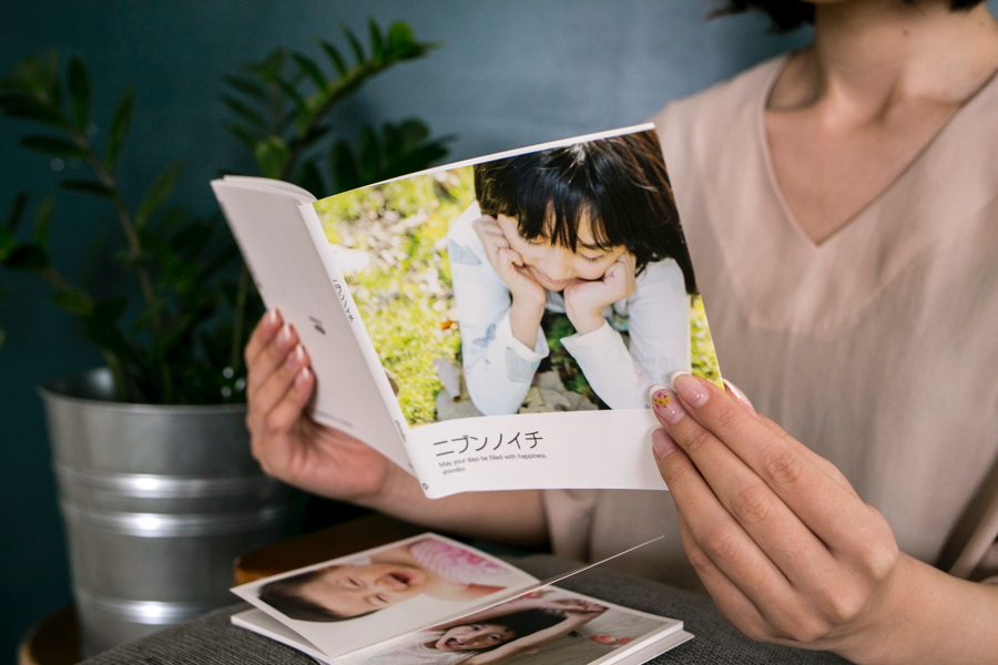 楽天市場 成人式 写真 アルバム 台紙 男 女 2面6切 a4 丸枠 クローバー 中枠白色 送料無料 表紙色 2面六切 2面A4 2面六つ切り 手作り無地 中枠付き スタジオ 写真館 フォト ポーズ 焼き増し 前撮り 後撮り 振袖 記念 持ち込み データ ギフト 日本製 : アルバム屋さん