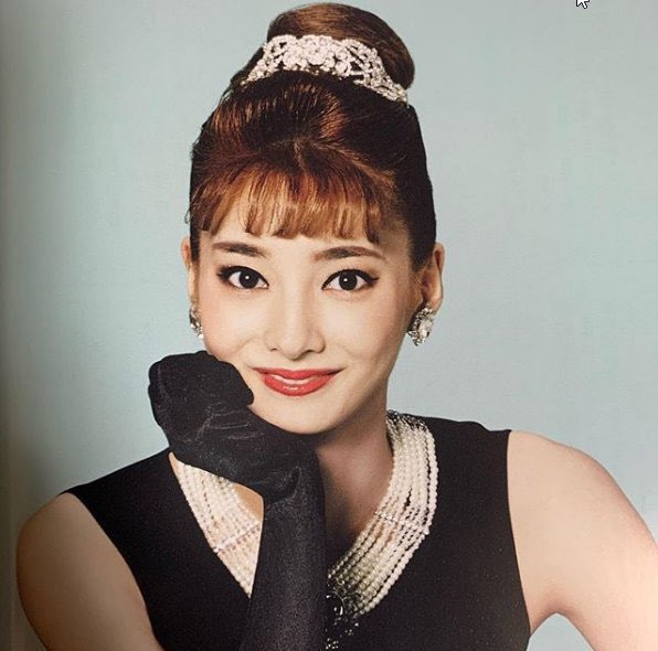 トヨタ社長の長男結婚へ 元宝塚の星蘭ひとみさんと信濃毎日新聞デジタル 信州・長野県のニュースサイト