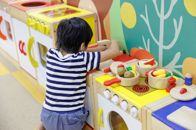 一人遊びが好きな子への対応 - 保育タイムズ