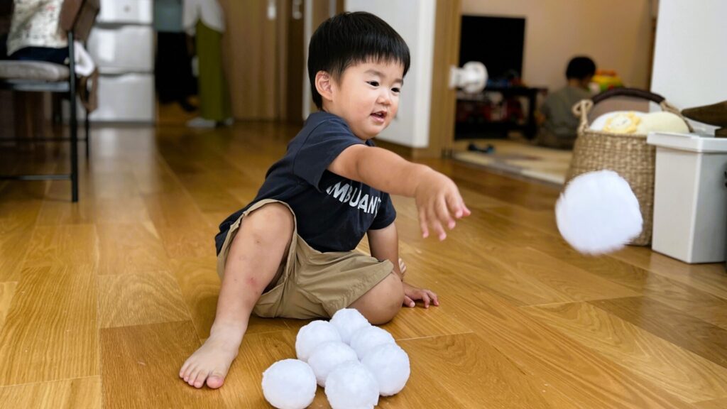 投げる動きにつながる運動遊び