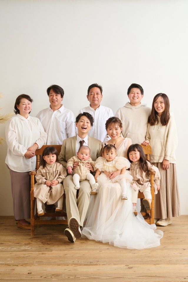 おしゃれな家族写真」のアイデア 43 件家族写真, 写真, 家族のポートレート