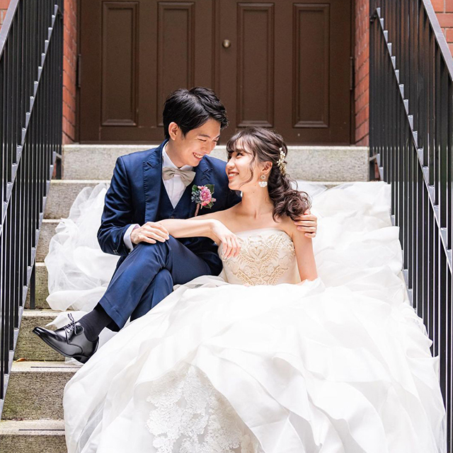 まねしたい！“小道具いらず”なドレス前撮りポーズ実例30ゼクシィ