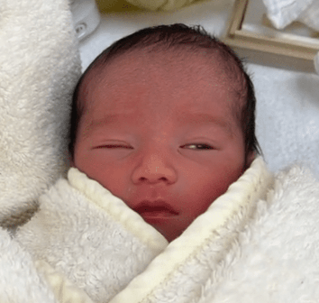 いや、顔整いすぎだろ」と話題になった双子赤ちゃん→3年後予想を上回る“現在の姿”に驚き「モテ確定すぎる」 1 3育児 ねとらぼ