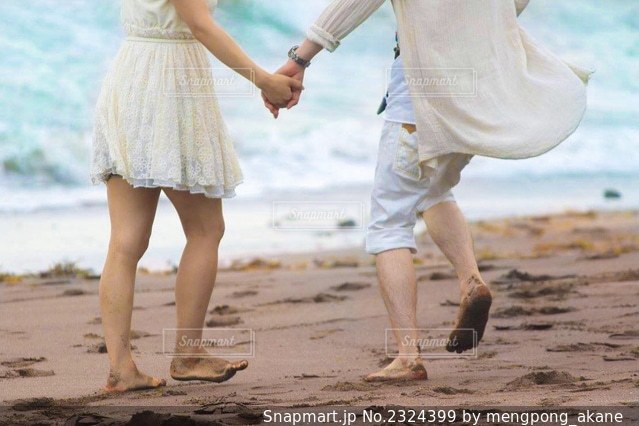 彼が手をつなぐ心理を解明します♡重なる手のひらに込められた“私たちの関係性”MERY