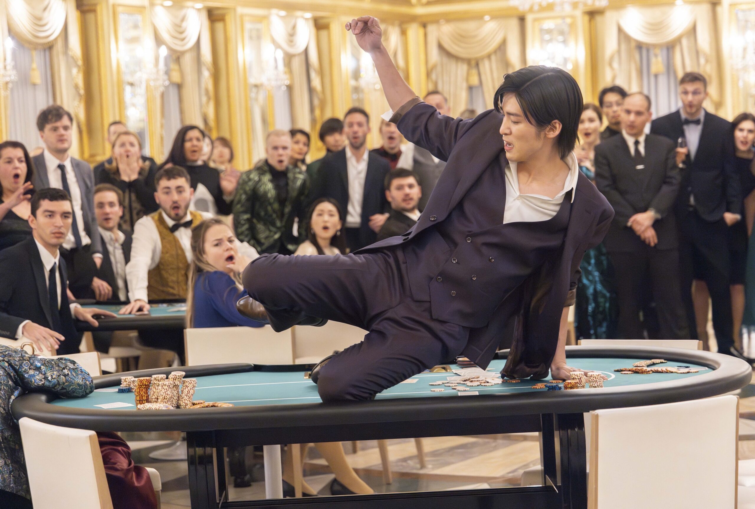 吉岡里穂総額約７９００万円ジュエリー身に着け登壇 「特別な場所に行きたい」 TBS NEWS DIG ｄメニューニュース NTTドコモ