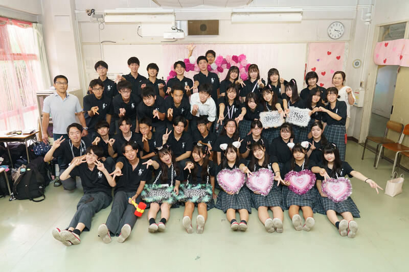 小牧市立岩崎中学校学校日記2年生 クラス集合写真