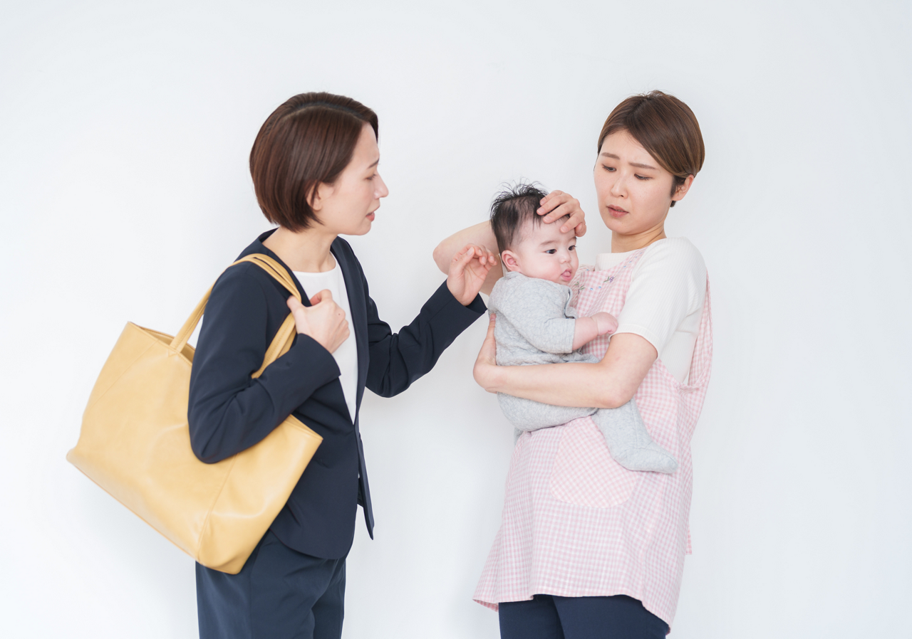 生後6ヶ月の赤ちゃんを保育園に入れたら「かわいそう」？ママたちのリアルな声もママスタセレクト
