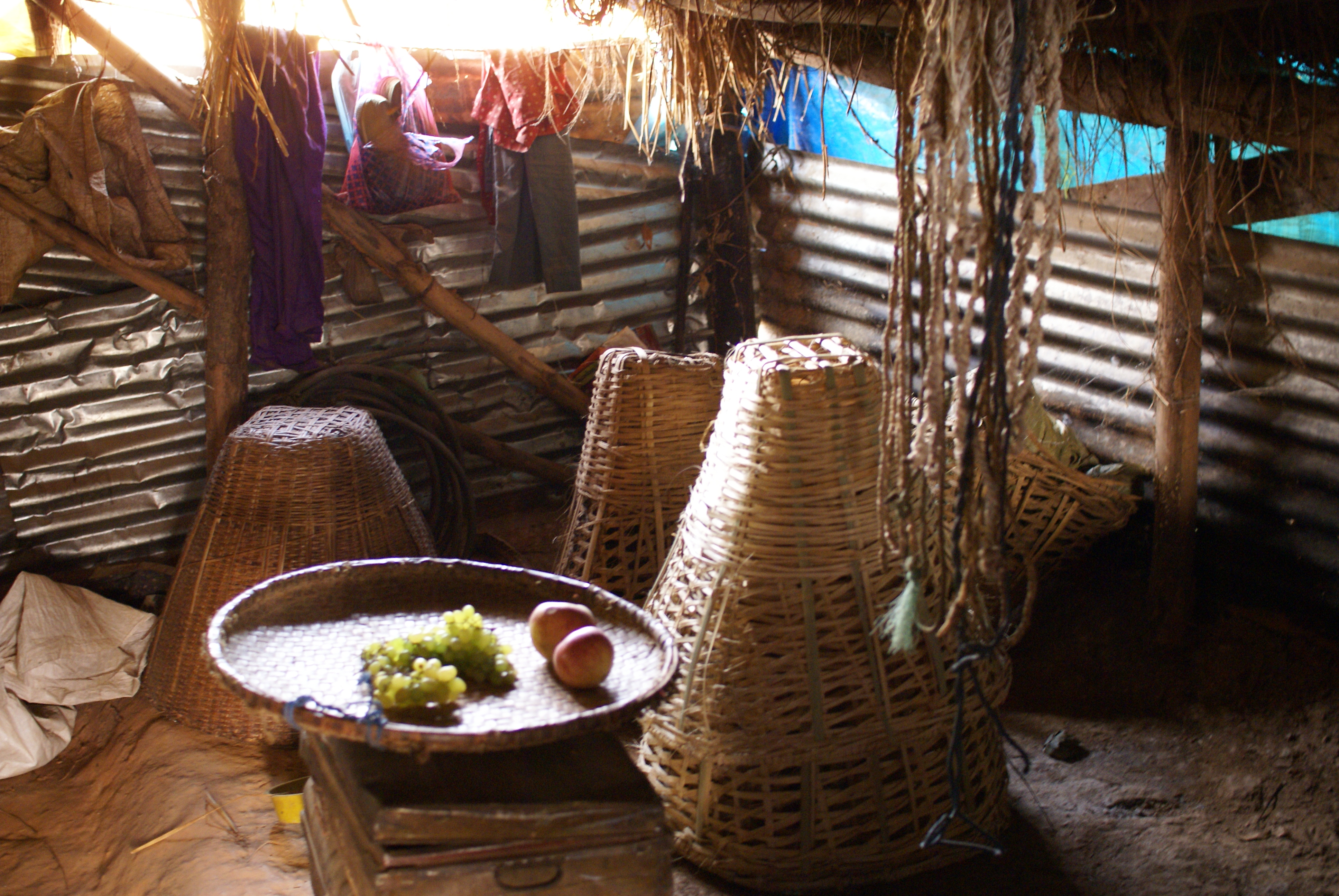 日本人女性とは違うネパール人女性の化粧・メイクの特徴とは？ネパールロリポップ