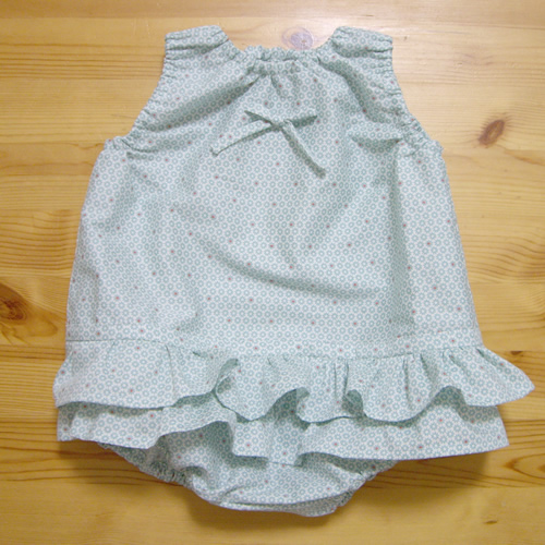 パターン型紙ベビーワンピース ブルマ付き