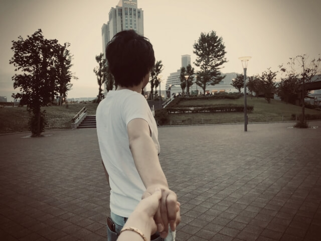 彼氏の後ろ姿 ストーリーTikTok