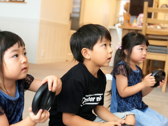 楽しくて学びにもなる！家遊びアイデア 室内でも道具が無くてもできる遊びの工夫とはベネッセ教育情報