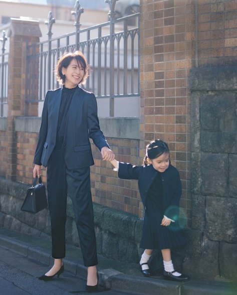 卒業式2025 母親のショートの髪型！ママに人気のヘアスタイルや当日でもできる簡単アレンジを紹介