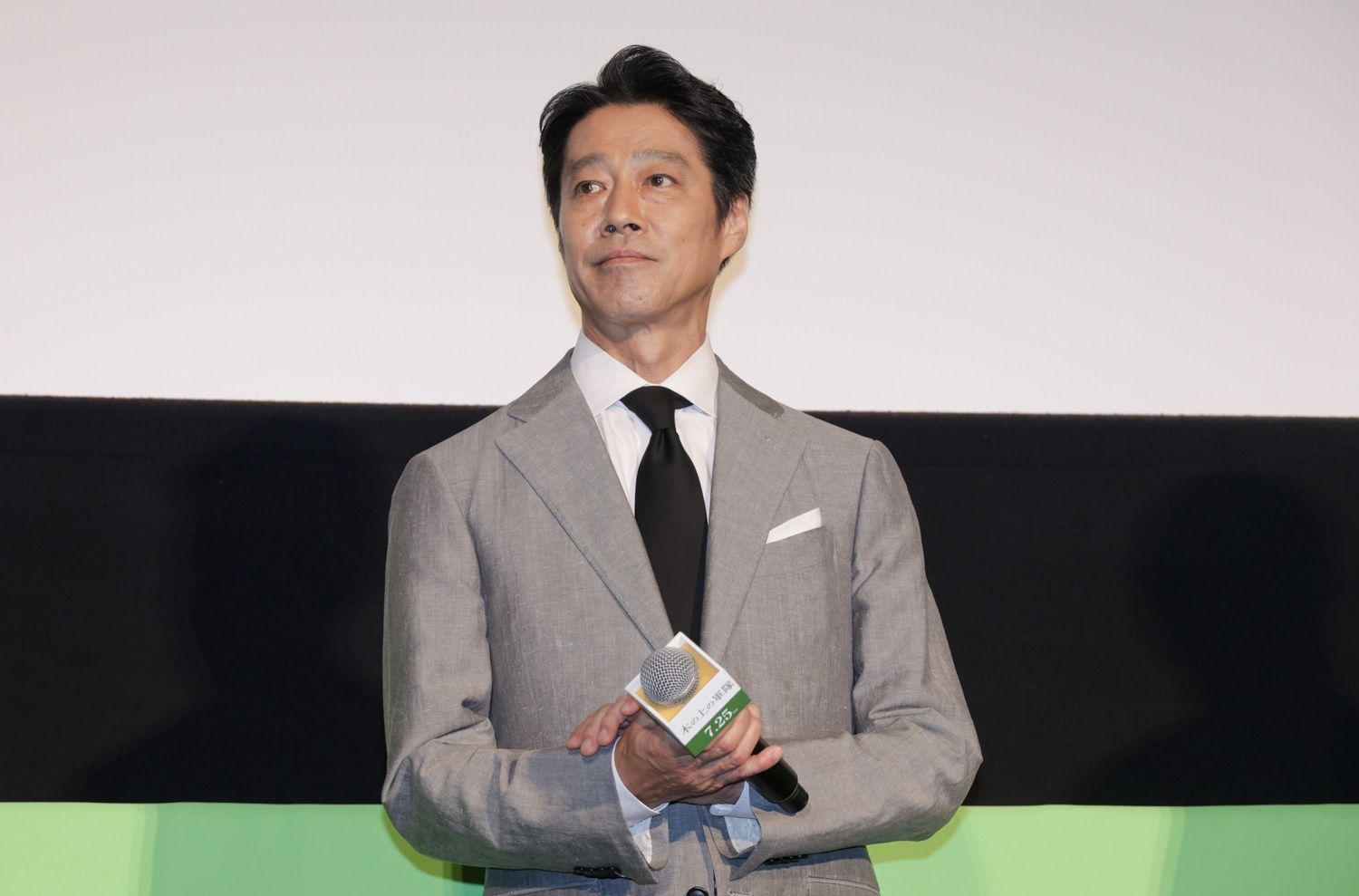 堤真一の嫁は16歳年下の一般女性 馴れ初めから結婚の決め手 子供との愛情あふれるエピソードまで紹介 - 羊たちとともに