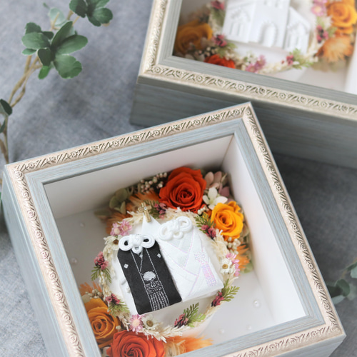 再販 marieマリエ夫婦お守り付きオレンジ系とイエロー系のバラを使用したフレームアレンジ結婚祝いにおすすめ♪