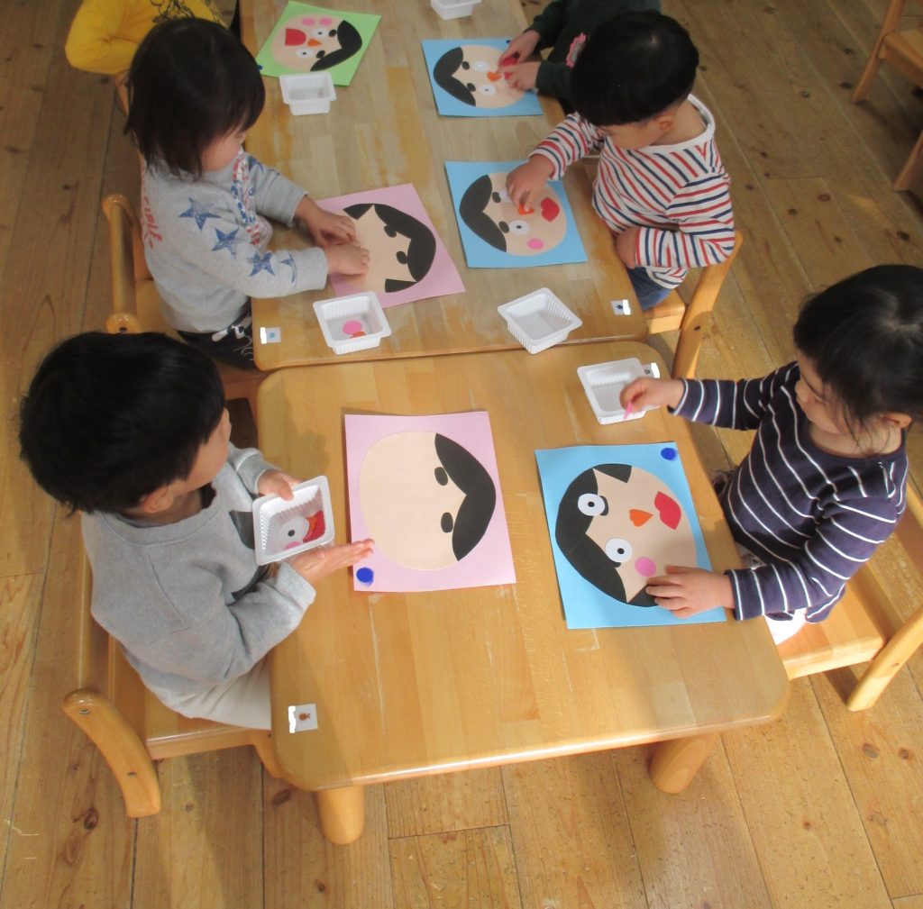 1月 1歳児にピッタリ！ お正月にちなんだ簡単製作アイディア5選保育士を応援する情報サイト 保育と暮らしをすこやかに ほいくらし