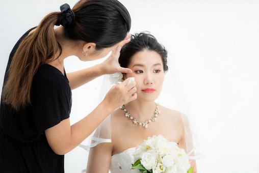 メイク崩れは絶対イヤ！結婚式のメイク直しってどうしたらいいの？トキハナmagazine